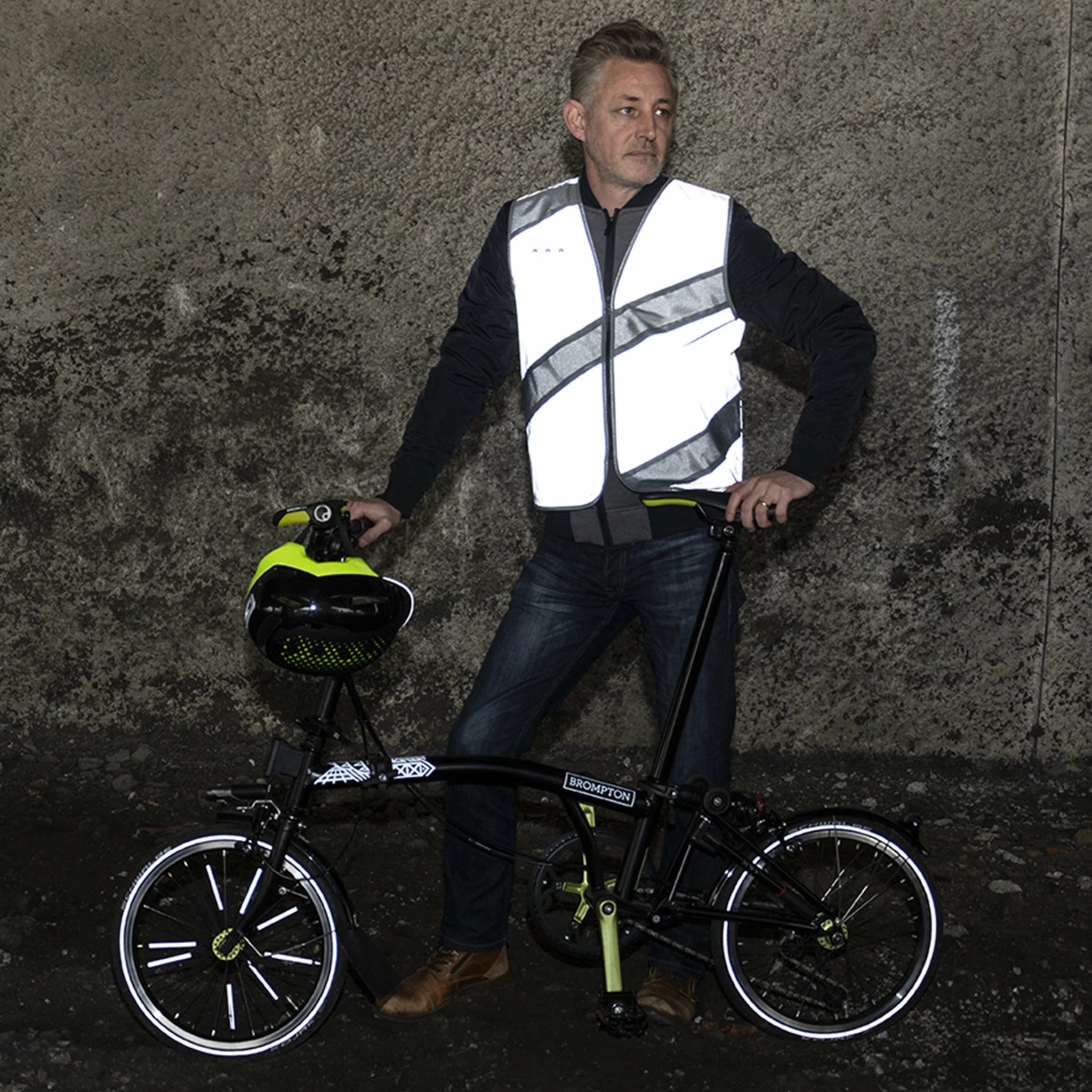 Gilet De Sécurité Avec Bandes Réfléchissantes Roadie Wowow 4 Gilet De Sécurité Avec Bandes Réfléchissantes Roadie Wowow – Image 2