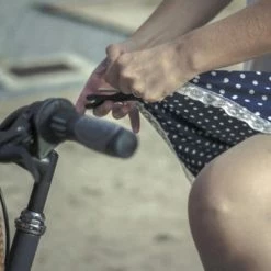 L'Atelier Du Poupoupidou Pince à Jupe Magnétique Pour Vélo Le Poupoupidou 11 L'Atelier Du Poupoupidou Pince à Jupe Magnétique Pour Vélo Le Poupoupidou -Béquilles vélo Ventes pince a jupe magnetique pour velo le poupoupidou full 4