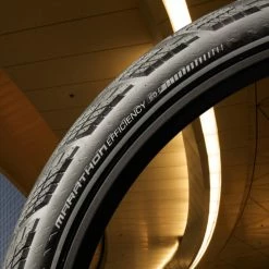 Pneu Vélo Schwalbe Marathon Efficiency 700 /28 Pouces 12 Pneu Vélo Schwalbe Marathon Efficiency 700 /28 Pouces -Béquilles vélo Ventes pneu velo touring marathon efficiency schwalbe