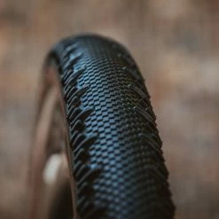 Pneu Vélo Gravel G-One RS Schwalbe 700 Tubeless Easy -Béquilles vélo Ventes pneu g one rs schwalbe 3